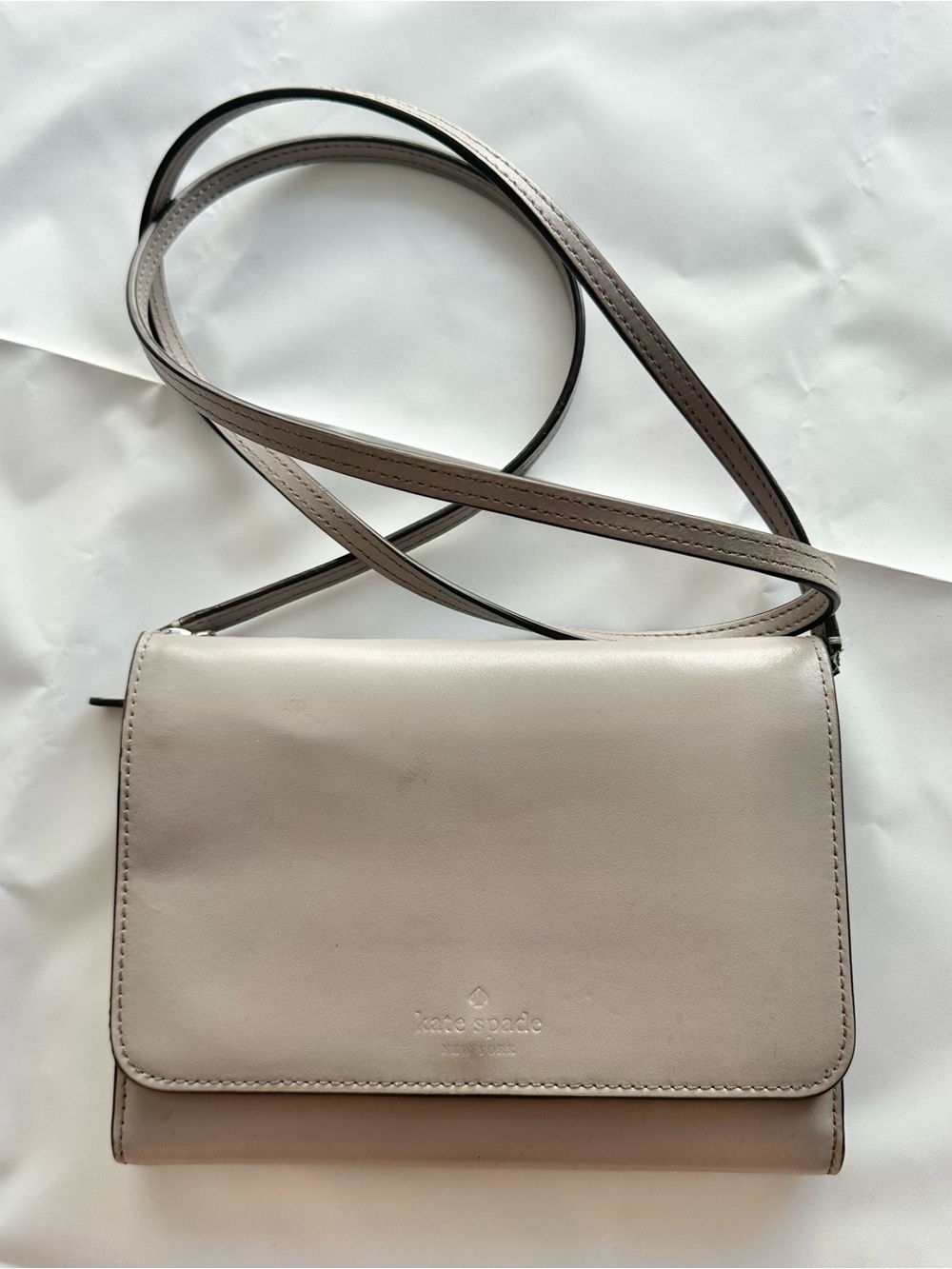 Kate Spade New York Kerri gray crossbody bag